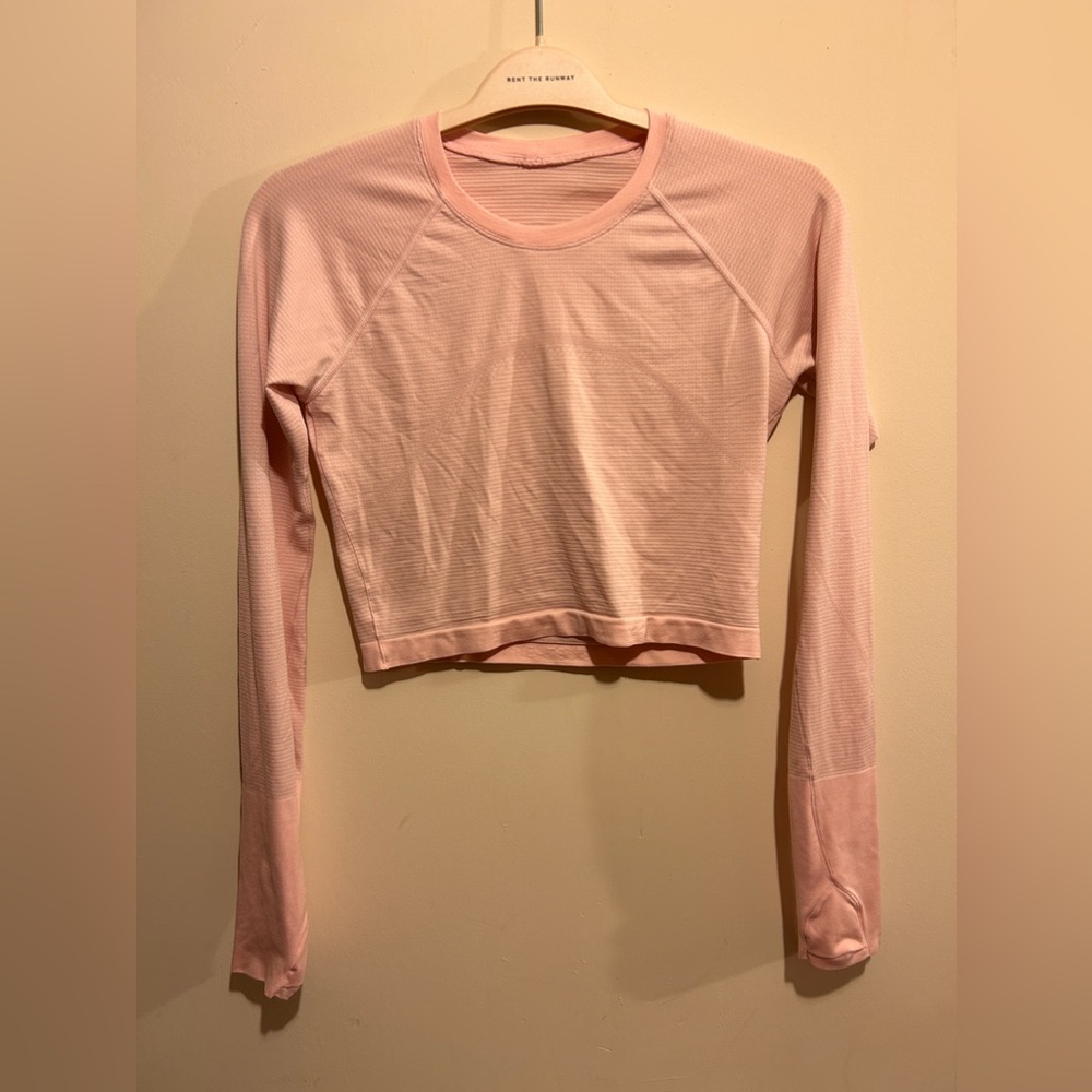 Lululemon pink long sleeved crop top